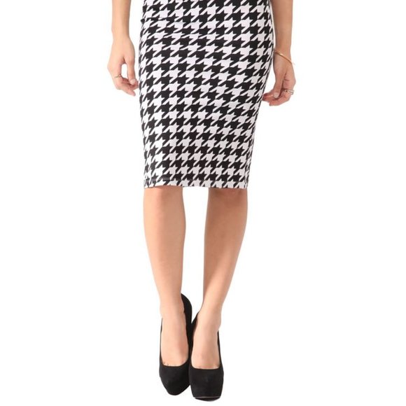 Brat Star. Beauti black and white stretch skirt Up to the knees houndstooth, - Picture 3 of 11